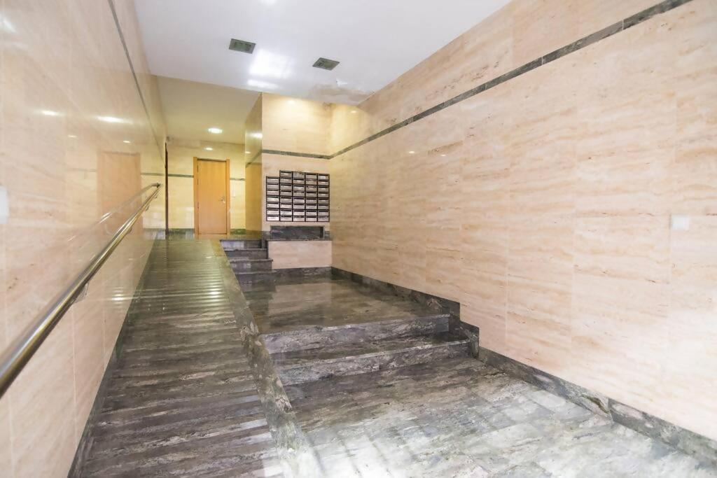 Amplio Y Moderno Apartamento En El Centro غرناطة المظهر الخارجي الصورة